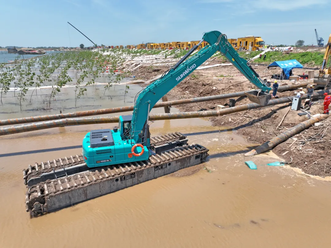 ���Ҽ������������ǹ��ɶԹ�����������װ�����޹�˾����������ר�����¡�С���ˡ���ҵ��