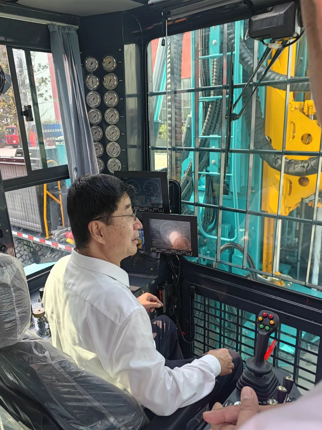 �ǹ��ɶԹ�����������װ���������¿�ɽ��̽��Ӧ����Ԯ�����վ���