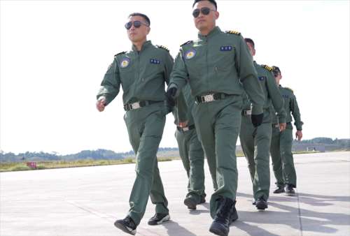 �ǹ��ɶԹ���-׷�󿵽�,����һ������