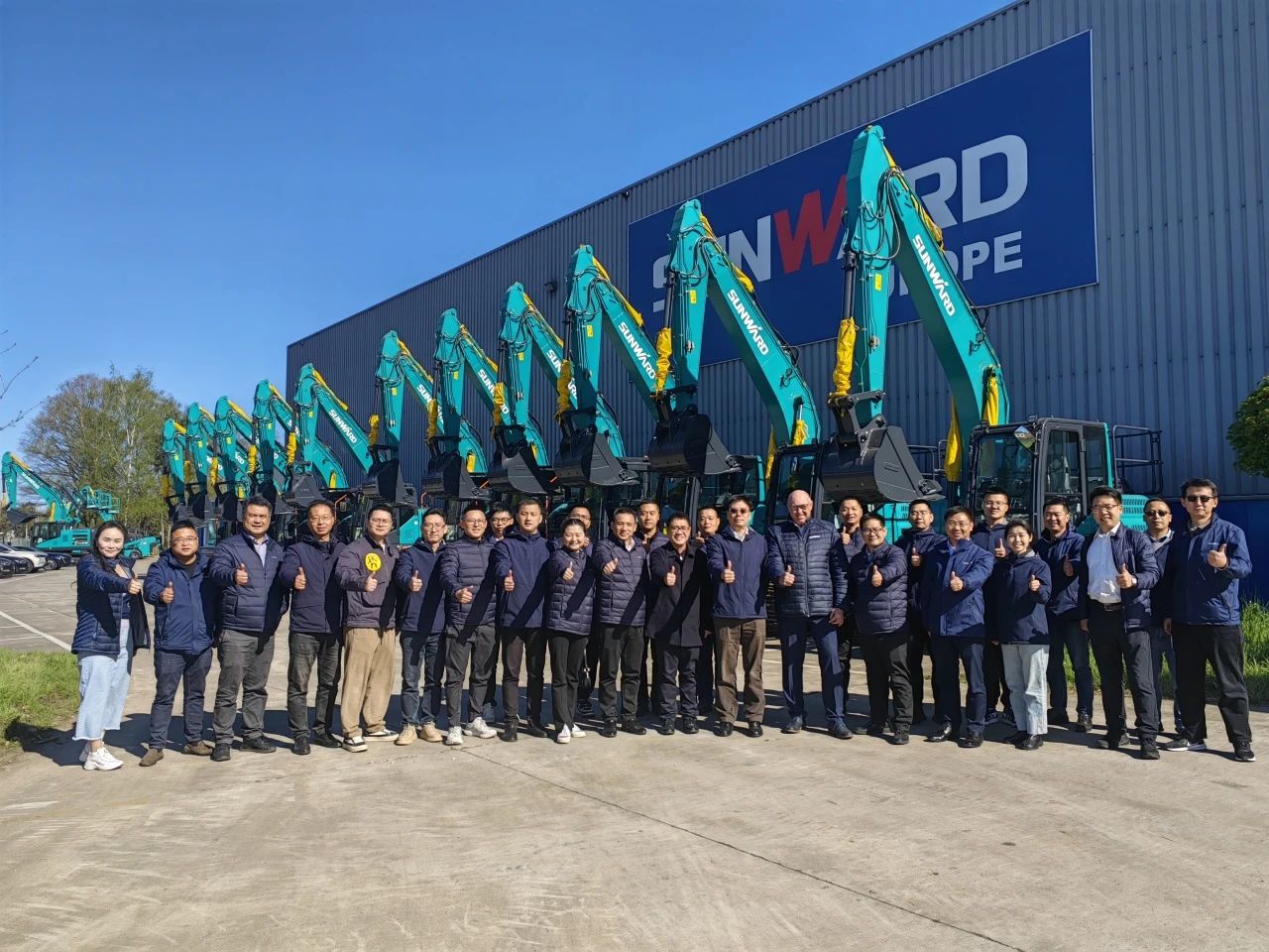 糖果派对官网智能董事长付向东带队赴欧洲子公司考察调研