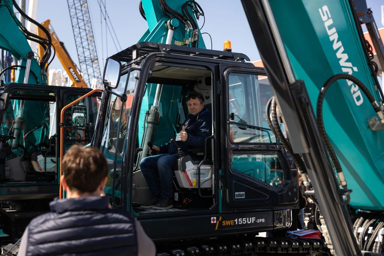 ÌǹûÅɶԹÙÍøÖÇÄܶʳ¤¸¶Ïò¶«£ºÒÔÂÌÉ«ÖÇÔìÓëÈ«ÇòÕ½ÂÔ½âËøÖйú¹¤³Ì»úеµÄ½ø½×ÃÜÂë