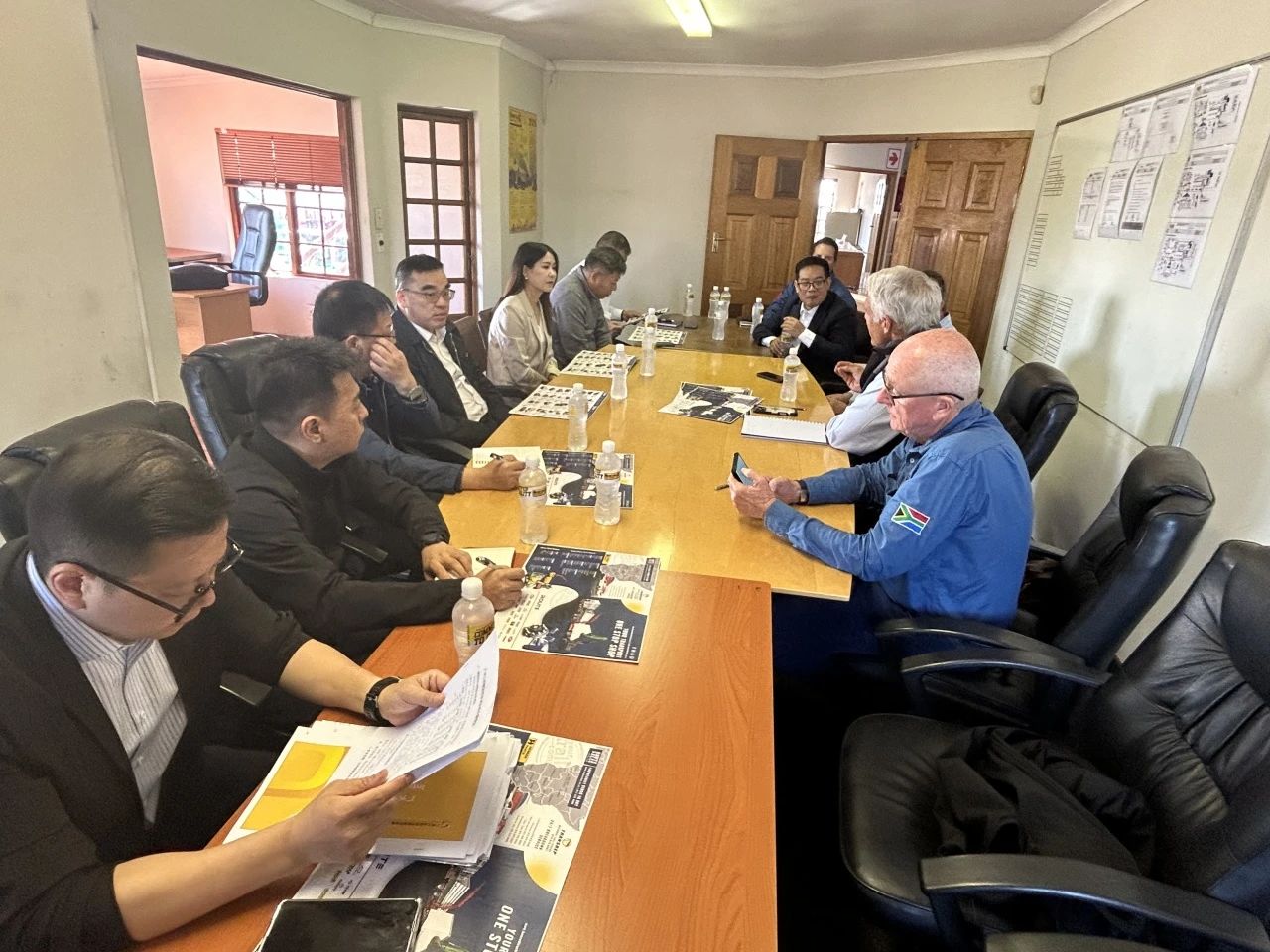 广州工控集团总司理王福铸率队考察糖果派对官网智能南非子公司