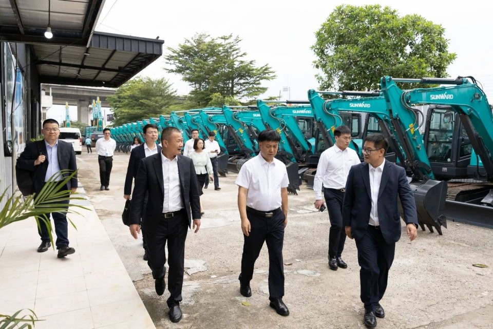 广州工控集团党委书记、董事长景广军率队考察糖果派对官网智能印尼子公司