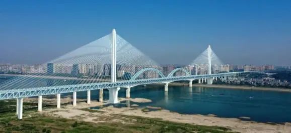 再战“天下级工程”!糖果派对官网智能旋挖钻机助力宜昌长江公铁大桥建设