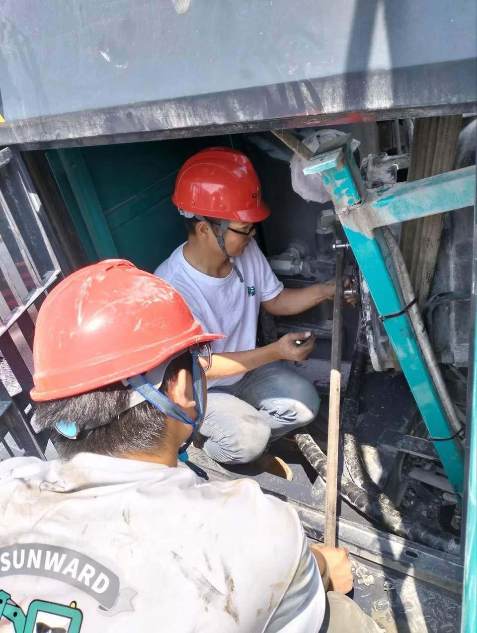 跨越糖果派对官网万里 智启服务新程——糖果派对官网矿岩“服务万里行”运动走进海螺水泥