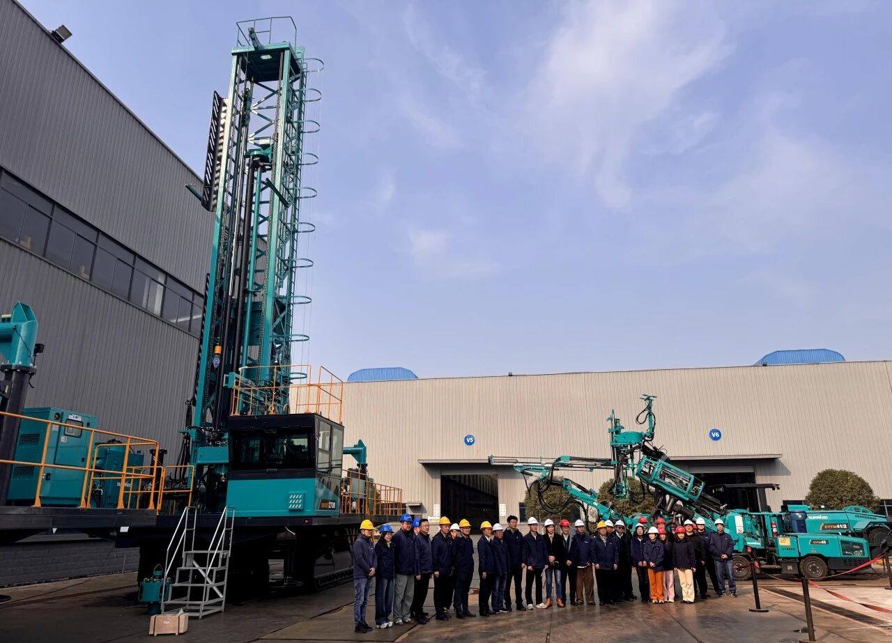 �ǹ��ɶԹ��������������������������߶˿�ɽ�г��������й�����Ӳʵ��