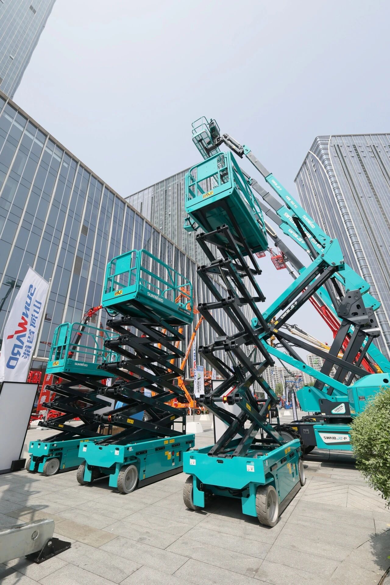 糖果派对官网智能亮相第十届天下高空作业平台租赁大会